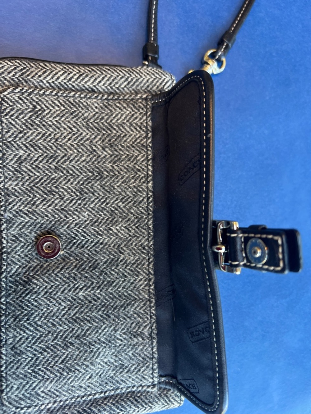 Vintage Coach Herringbone Wristlet Clutch in Black and White EUC - Picture 4 of 7